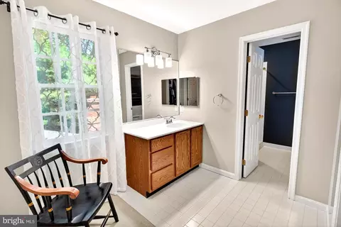 Bath - 17212 Whites Rd, Poolesville, MD 20837 photo 2 of 8