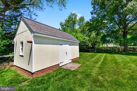 Exterior - 17212 Whites Rd, Poolesville, MD 20837 photo 17 of 24