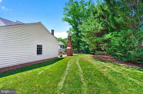 Exterior - 17212 Whites Rd, Poolesville, MD 20837 photo 18 of 24