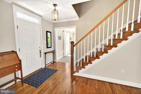 Entry Way - 17212 Whites Rd, Poolesville, MD 20837 photo 2 of 8
