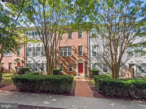 24 Case Mews, Gaithersburg, MD 20878