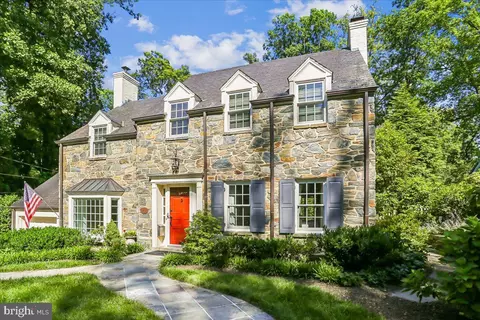 3202 Pickwick Ln, Chevy Chase, MD 20815