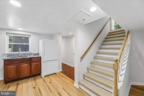 Entry Way - 726 Boundary Ave, Silver Spring, MD 20910 photo 4 of 6