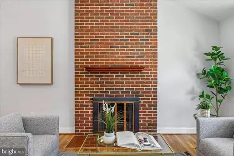 Living - 726 Boundary Ave, Silver Spring, MD 20910 photo 2 of 4