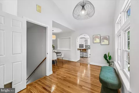 Entry Way - 726 Boundary Ave, Silver Spring, MD 20910 photo 1 of 6
