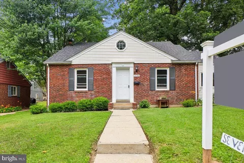 Exterior - 2709 Fenimore Rd, Silver Spring, MD 20902 photo 2 of 5