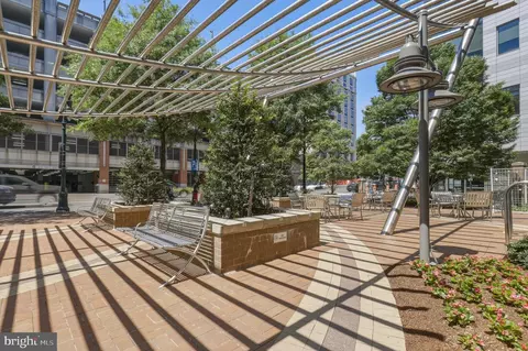 Exterior - 930 Wayne Ave #201, Silver Spring, MD 20910 photo 2 of 2