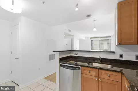 Kitchen - 930 Wayne Ave #201, Silver Spring, MD 20910 photo 4 of 5