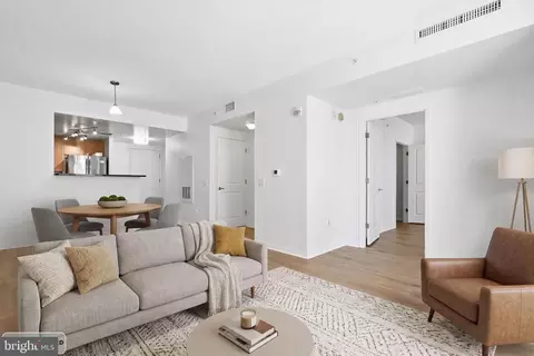 Living - 930 Wayne Ave #201, Silver Spring, MD 20910 photo 4 of 7