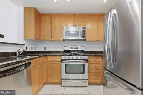 Kitchen - 930 Wayne Ave #201, Silver Spring, MD 20910 photo 2 of 5