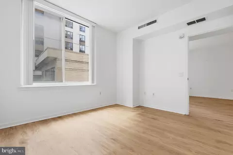 Living - 930 Wayne Ave #201, Silver Spring, MD 20910 photo 7 of 7