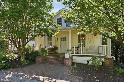 6814 Brookville Rd, Chevy Chase, MD 20815