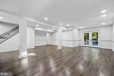 Living - 6 Crestview Ct, Potomac, MD 20854 photo 7 of 7