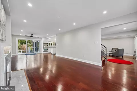 Living - 6 Crestview Ct, Potomac, MD 20854 photo 1 of 7