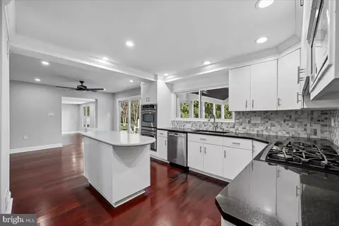 Kitchen - 6 Crestview Ct, Potomac, MD 20854 photo 5 of 5