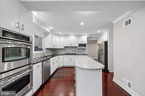 Kitchen - 6 Crestview Ct, Potomac, MD 20854 photo 1 of 5