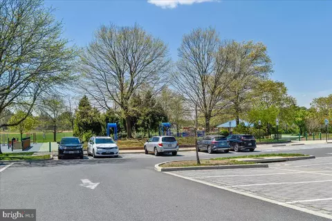 Exterior - 6 Crestview Ct, Potomac, MD 20854 photo 15 of 17