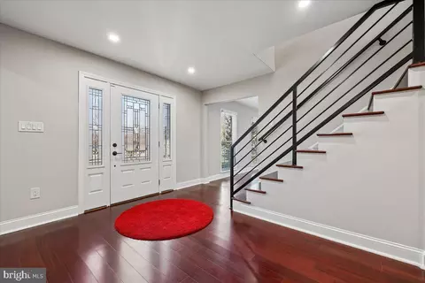 Entry Way - 6 Crestview Ct, Potomac, MD 20854 photo 1 of 10