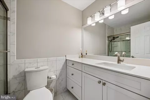 Bath - 6 Crestview Ct, Potomac, MD 20854 photo 4 of 5