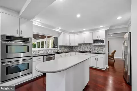 Kitchen - 6 Crestview Ct, Potomac, MD 20854 photo 2 of 5