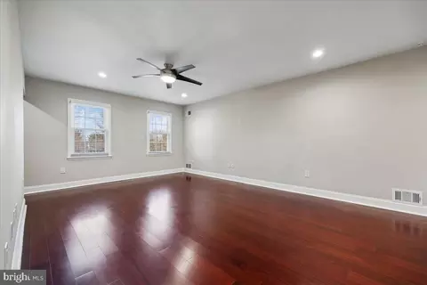 Living - 6 Crestview Ct, Potomac, MD 20854 photo 5 of 7