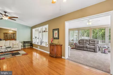 Entry Way - 2 Foxhall Ct, Silver Spring, MD 20906 photo 5 of 9