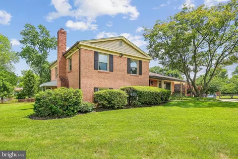 Exterior - 2 Foxhall Ct, Silver Spring, MD 20906 photo 3 of 15