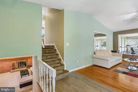Entry Way - 2 Foxhall Ct, Silver Spring, MD 20906 photo 7 of 9