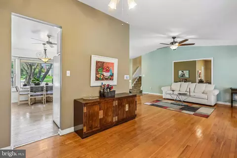 Entry Way - 2 Foxhall Ct, Silver Spring, MD 20906 photo 3 of 9