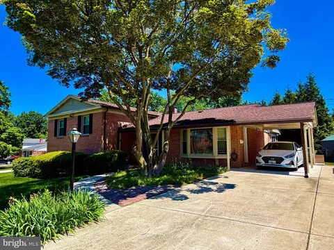 2 Foxhall Ct, Silver Spring, MD 20906