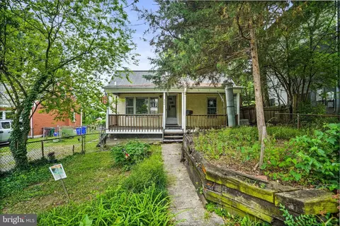 Exterior - 620 Ritchie Ave, Silver Spring, MD 20910 photo 2 of 9