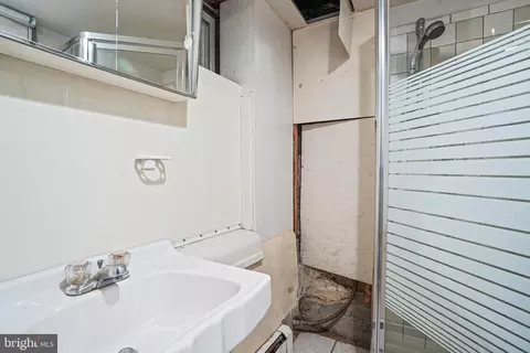 Bath - 620 Ritchie Ave, Silver Spring, MD 20910 photo 2 of 2