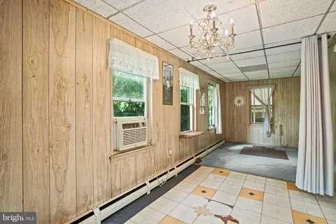 Entry Way - 620 Ritchie Ave, Silver Spring, MD 20910 photo 3 of 5