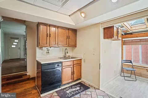 Entry Way - 620 Ritchie Ave, Silver Spring, MD 20910 photo 1 of 5