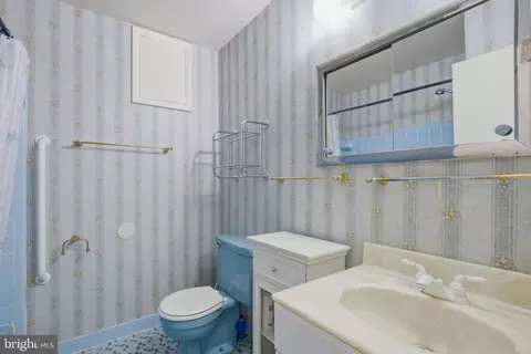 Bath - 1011 Devere Dr, Silver Spring, MD 20903 photo 1 of 2