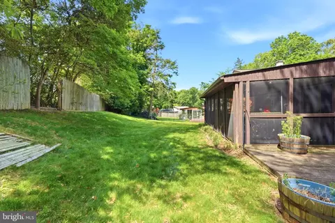 Exterior - 1011 Devere Dr, Silver Spring, MD 20903 photo 8 of 10