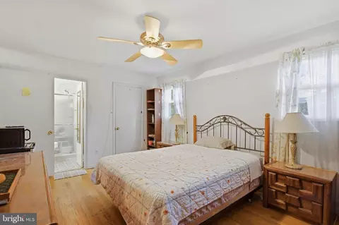 Bedroom - 1011 Devere Dr, Silver Spring, MD 20903 photo 3 of 10