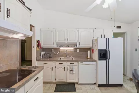 Entry Way - 1011 Devere Dr, Silver Spring, MD 20903 photo 1 of 1