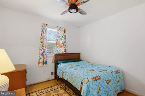 Bedroom - 1011 Devere Dr, Silver Spring, MD 20903 photo 7 of 10