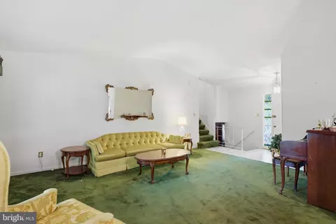 Living - 1011 Devere Dr, Silver Spring, MD 20903 photo 2 of 4