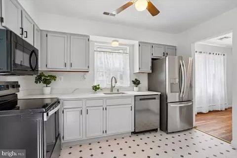 Kitchen - 12801 Epping Ter, Silver Spring, MD 20906 photo 2 of 2