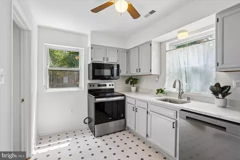 Kitchen - 12801 Epping Ter, Silver Spring, MD 20906 photo 1 of 2