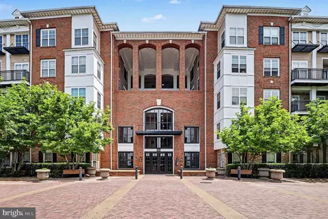 501 Hungerford Dr #372, Rockville, MD 20850