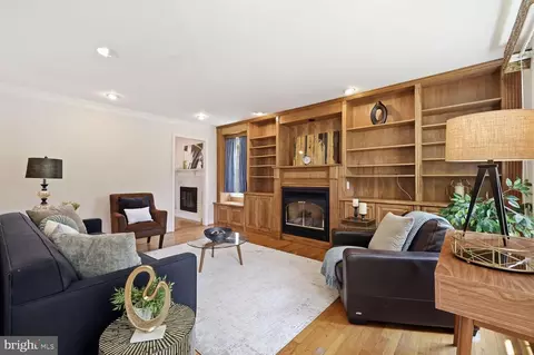 1332 Winding Waye Ln, Silver Spring, MD 20902 photo 4