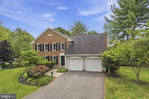 9016 Nesbit Ct, Gaithersburg, MD 20886