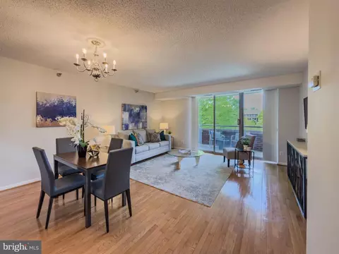 5800 Nicholson Ln #1-205, Rockville, MD 20852