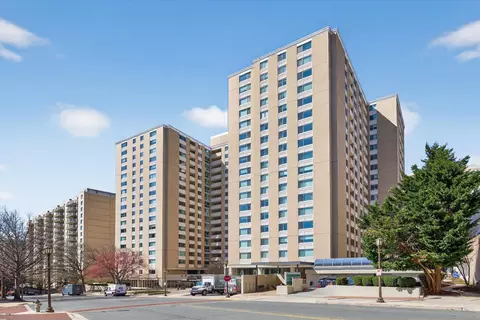 4601 N Park Ave #214P, Chevy Chase, MD 20815