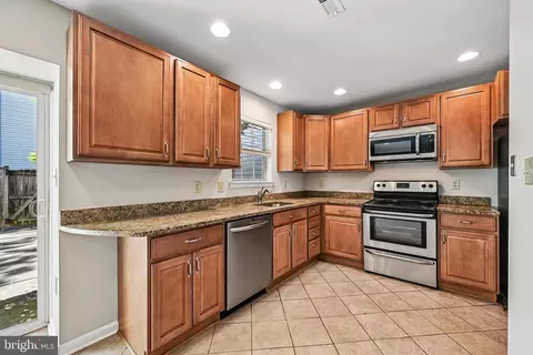Kitchen - 13203 Verdi Ct, Silver Spring, MD 20904 photo 4 of 5