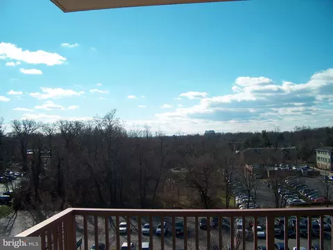 118 Monroe St #701, Rockville, MD 20850