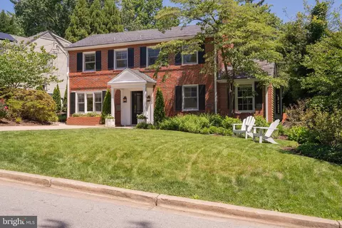 4903 Earlston Dr, Bethesda, MD 20816